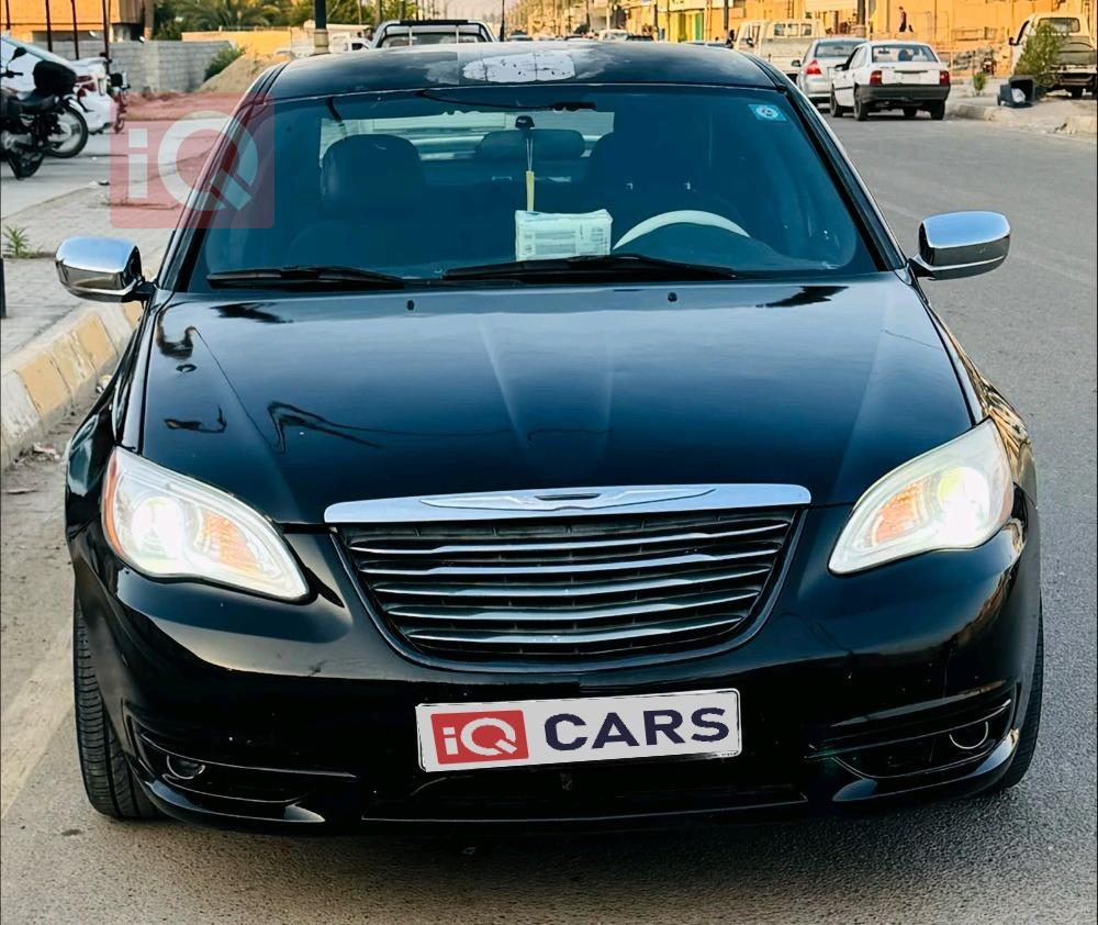 كرايسلر 200
